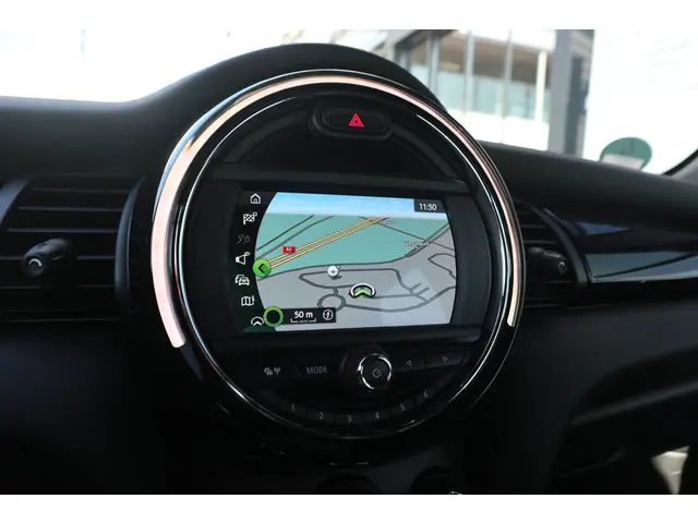 MINI 5-Deurs Cooper 2021 Benzine 12