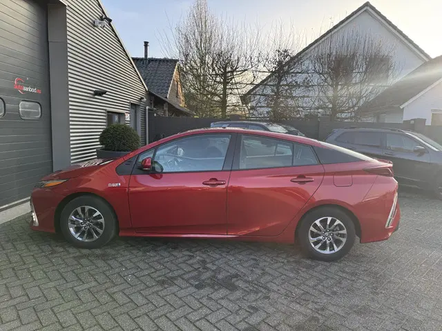 Toyota Prius 1.8 Plug-in Executive 2019 Hybride Benzine 7