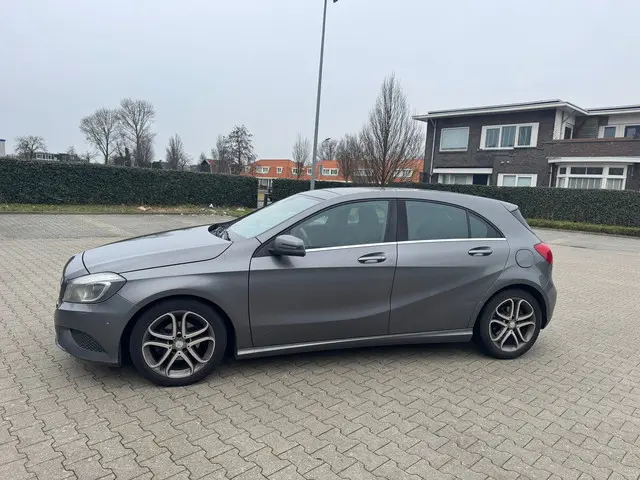 Mercedes-Benz A-Klasse 180 4U3 2014 Benzine 17