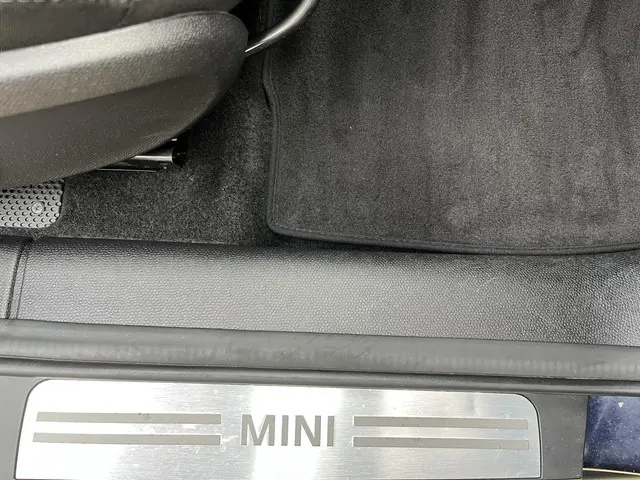 MINI Countryman 1.6 One Knockout Edition 2014 Benzine 32