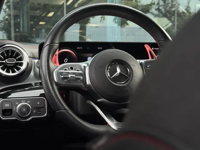 Mercedes-Benz CLA 250 e AMG Line 2021 Hybride Benzine 6