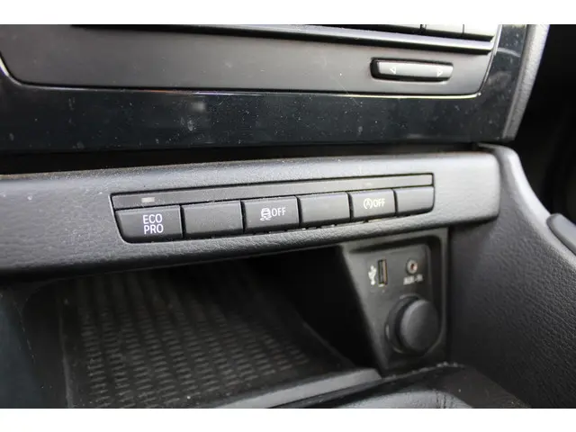 BMW X1 sDrive20i High Executive 2015 Benzine 26