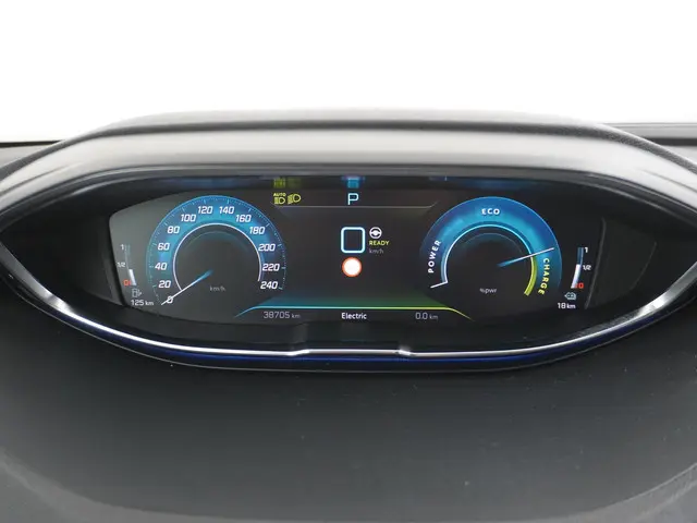 Peugeot 3008 1.6 HYbrid 225 Allure 2022 Hybride Benzine 30