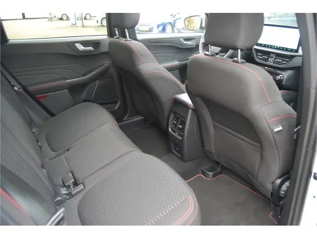 Ford Kuga 2.5 PHEV 243pk ST-Line 2024 Hybride Benzine 34