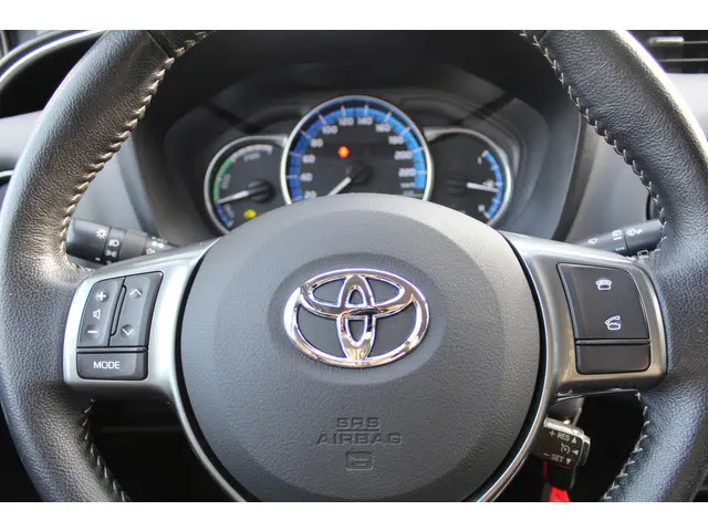 Toyota Yaris 1.5 Hybrid Aspiration 2015 Hybride Benzine 16