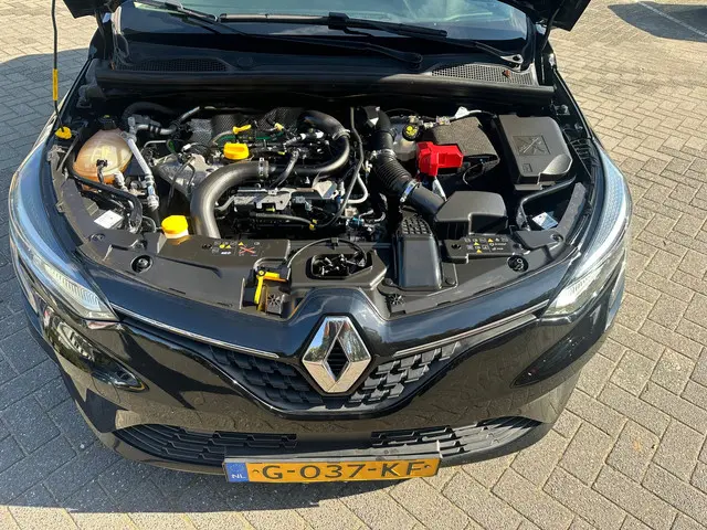 Renault Clio 1.0 TCe Intens navigatie 2019 Benzine 12