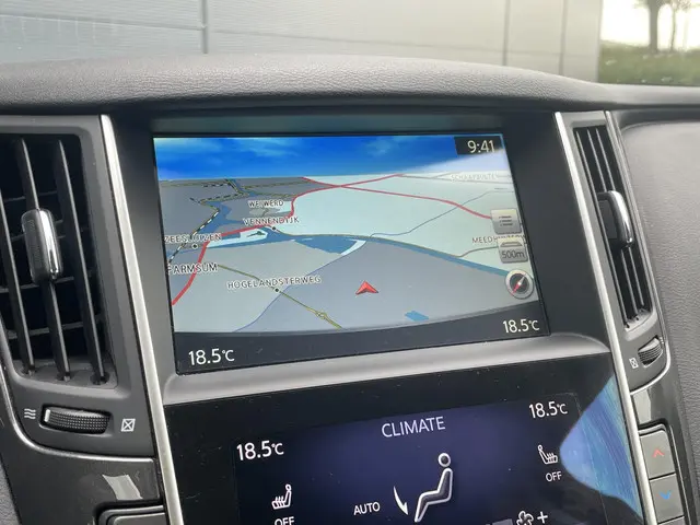 Infiniti Q Q50 2.0t Business Premium + 2015 Benzine 8