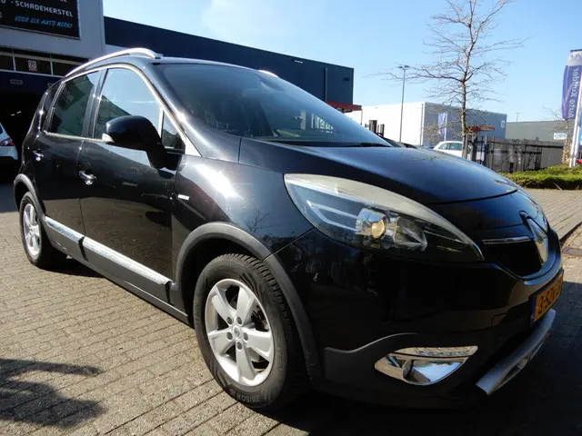 Renault Scénic Xmod 1.2 TCe Bose 2014 Benzine 7