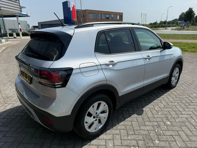 Volkswagen T-Cross 1.0 TSI Life Edition 2024 Benzine 3