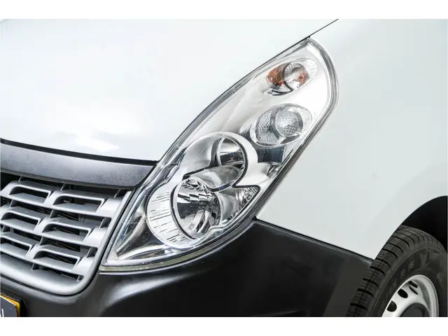 Renault Master T35 2.3 dCi L2H2 2018 Diesel 18