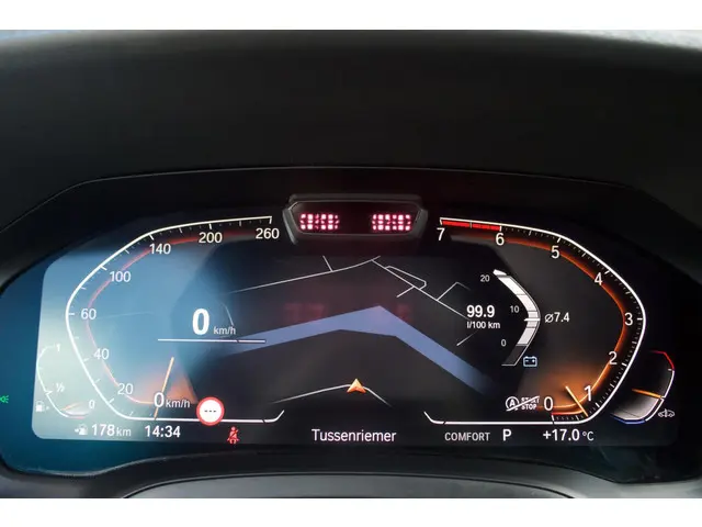 BMW 3 Serie 330i High Executive Edition 2019 Benzine 25