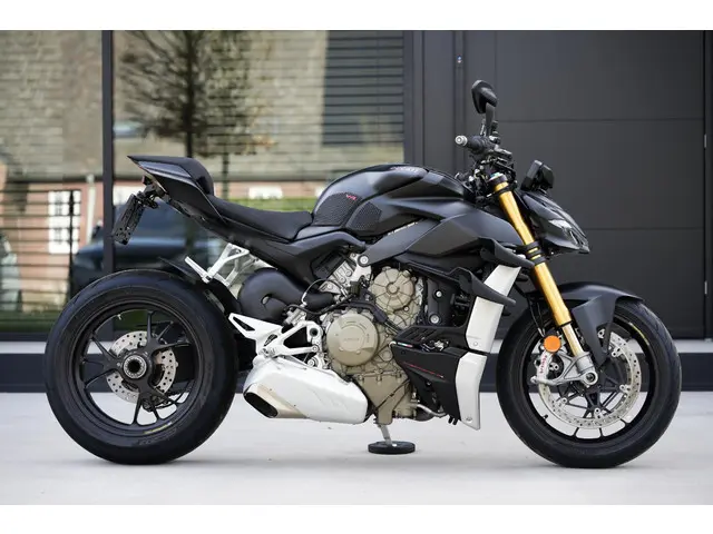Ducati Streetfighter V4 S 2022 Benzine 21
