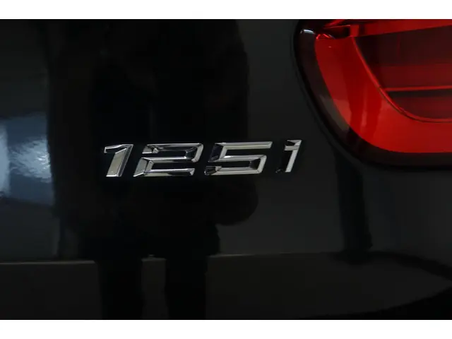 BMW 1 Serie 125i M-sport Led ALL-Black 2016 Benzine 16