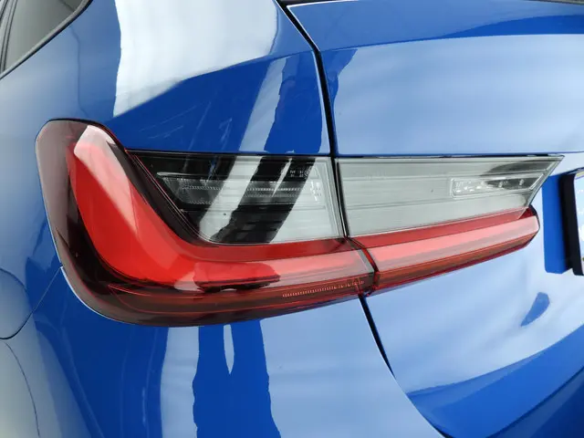 BMW 3 Serie Touring 330e 2024 Hybride Benzine 39
