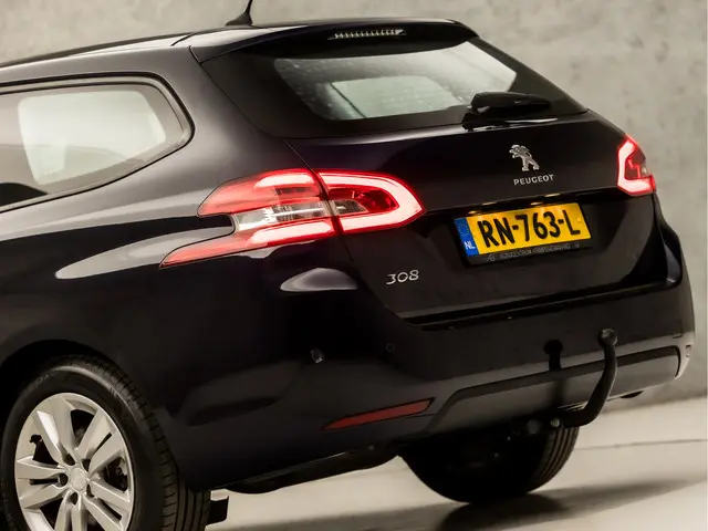 Peugeot 308 SW 1.2 PureTech Sport 2018 Benzine 12