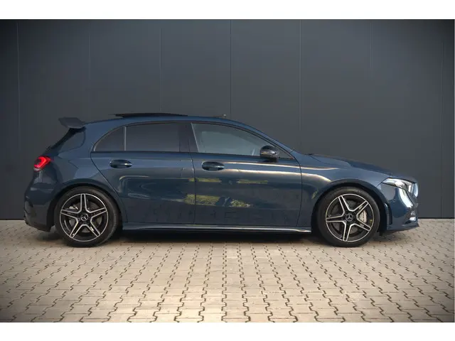 Mercedes-Benz A-Klasse AMG 35 4MATIC 2022 Benzine 9