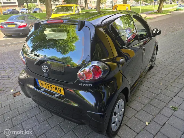 Toyota Aygo 1.0 VVT-i Now 2014 Benzine 4