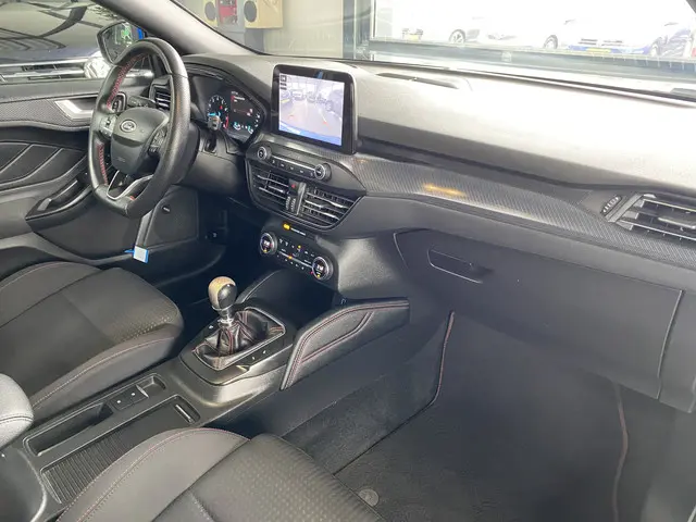 Ford Focus 1.0 EcoBoost ST Line Business 2019 Benzine 19