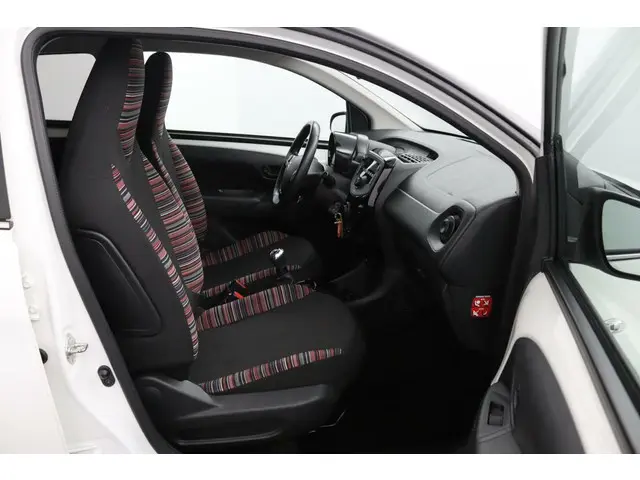 Citroën C1 1.0 VTi Feel wit 2019 Benzine 11