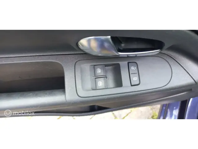 Volkswagen up! 1.0 move up! BlueMotion 2016 Benzine 9