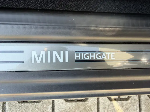 MINI Cooper Cabrio 1.6 Highgate 2015 Benzine 55