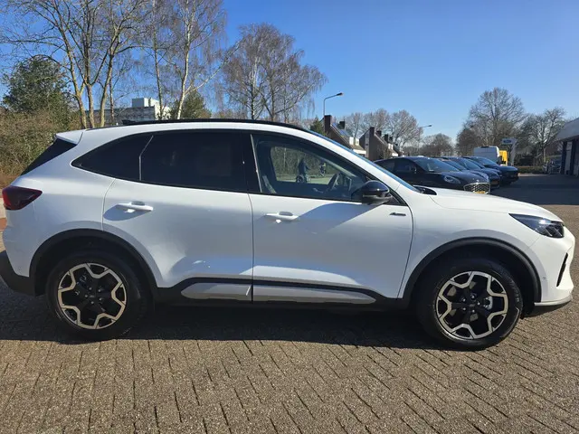 Ford Kuga 2.5 PHEV Active X 2025 Hybride Benzine 7