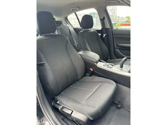 BMW 1 Serie 118i Executive VERKOCHT! 2017 Benzine 18