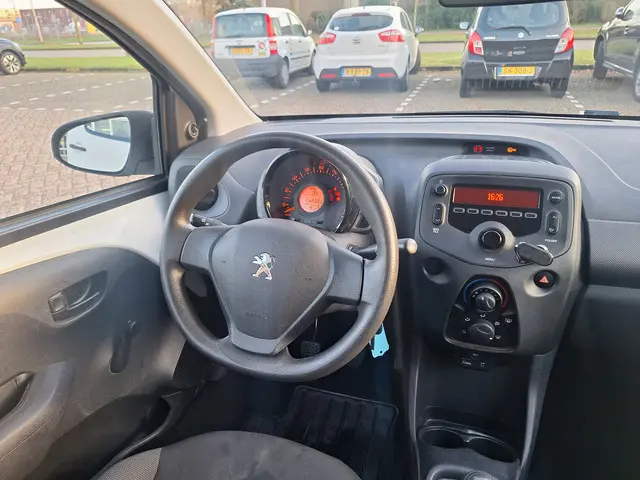 Peugeot 108 1.0 e-VTi Access 2016 Benzine 14