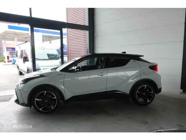 Toyota C-HR 3