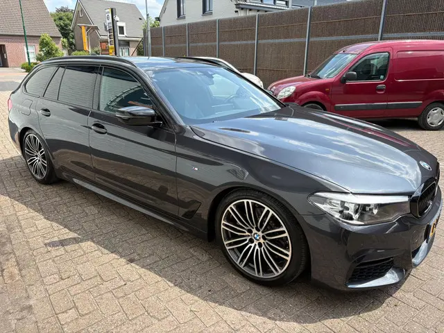 BMW 5 Serie Touring 520i High Executive 2018 Benzine 2
