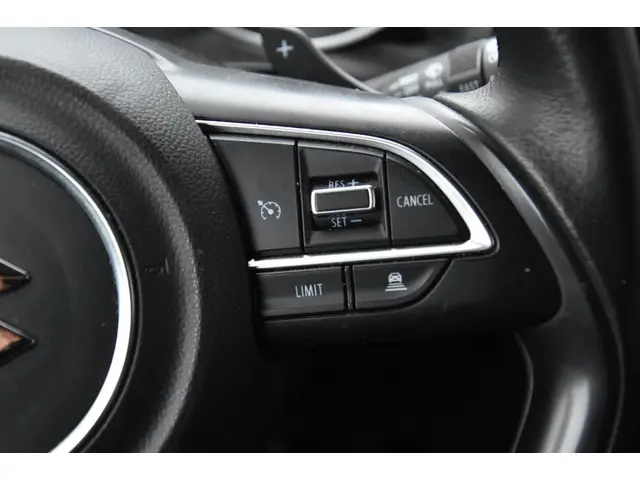 Suzuki Swift 1.0 Automaat Stijl-NLse auto 2020 Benzine 11