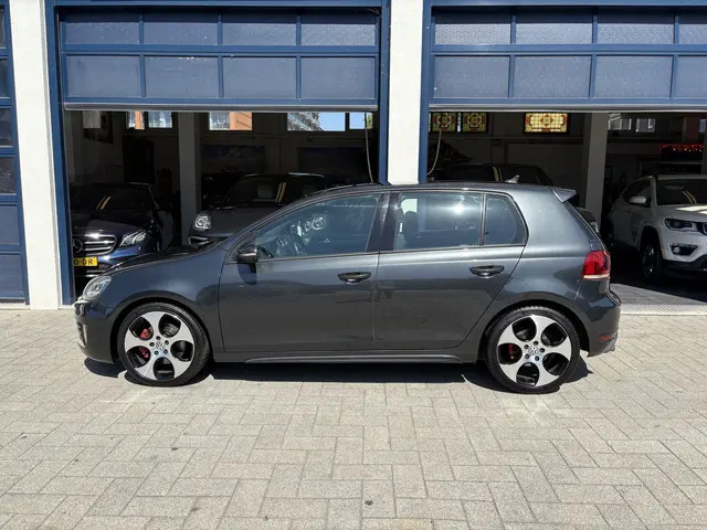 Volkswagen Golf 2.0 GTI 2012 Benzine 2