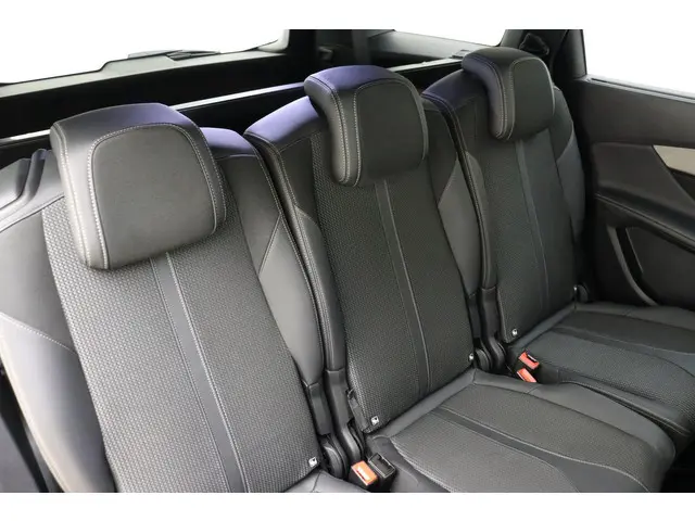 Peugeot 5008 1.2 Hybrid GT 2024 Benzine 17