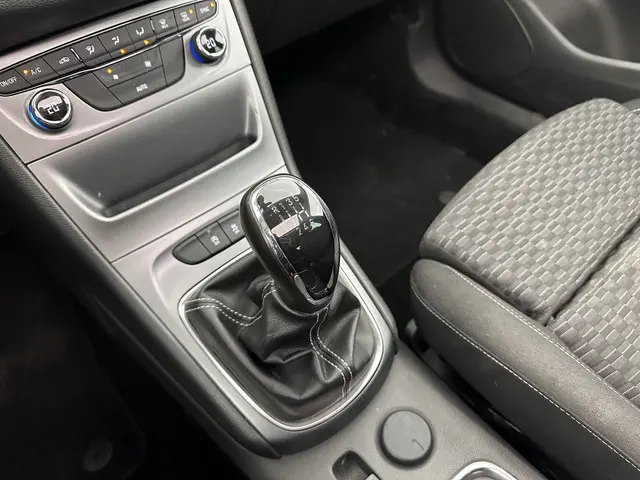 Opel Astra 1.6 CDTI Online Edition 2017 Diesel 14