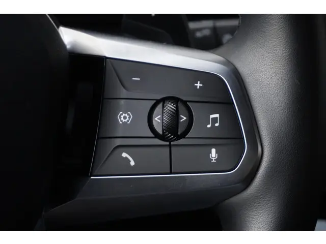 BMW 1 Serie 120 2024 Benzine 28