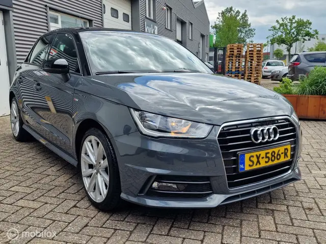 Audi A1 Sportback 1.0 TFSI Advance 2018 Benzine 3
