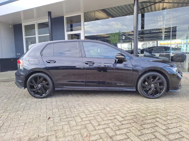 Volkswagen Golf 1.5 eTSI R-Line NIEUWSTAAT 2023 Benzine 19