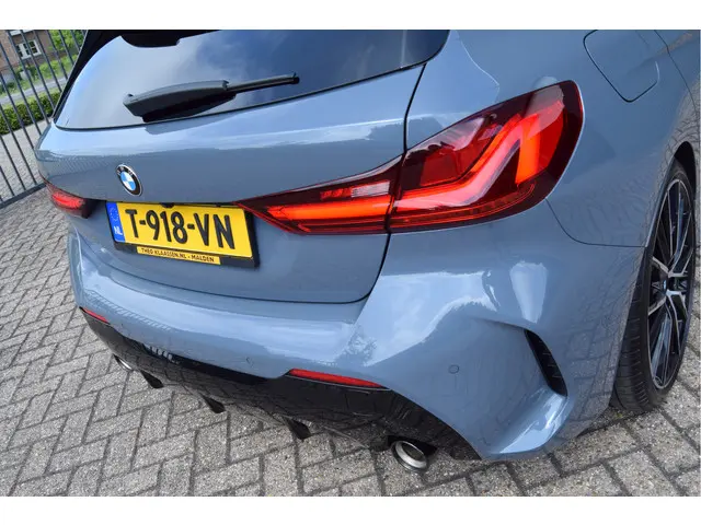 BMW 1 Serie 120i 2023 Benzine 9