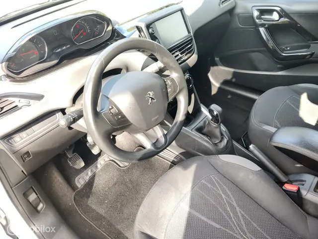 Peugeot 208 1.2 VTi Blue Lease Airco/navi/Pdc 2013 Benzine 7