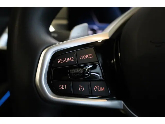 BMW 3 Serie Touring 320i 2025 Benzine 23