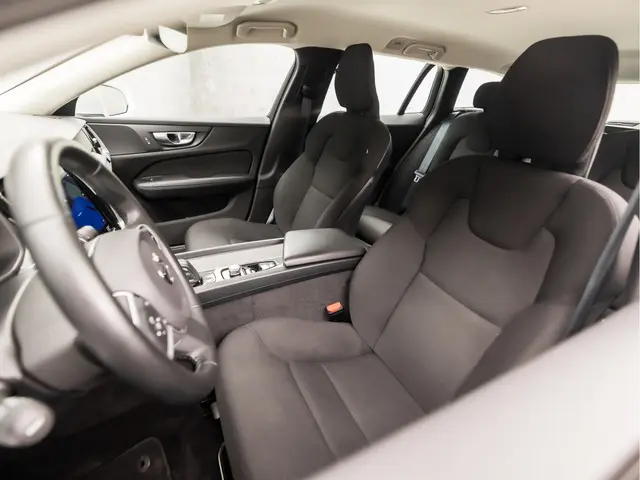 Volvo V60 2.0 B3 Sport 2020 Benzine 15