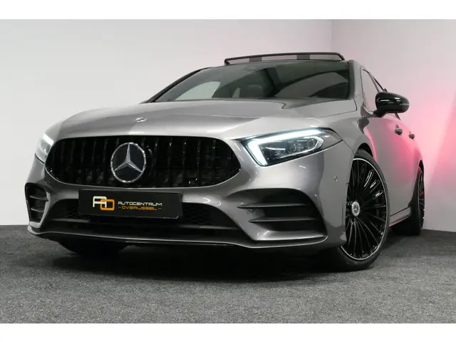 Mercedes-Benz A-Klasse 200 AMG Line 2021 Benzine 40