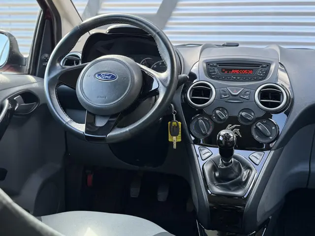 Ford Ka 1.2 Titanium X start/stop 2013 Benzine 8