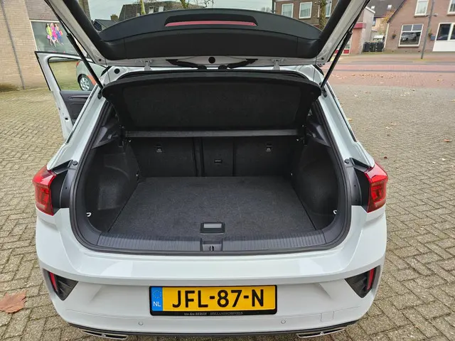 Volkswagen T-Roc 1.5 TSI R-Line Edition 2025 Benzine 25