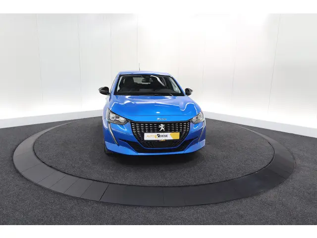 Peugeot 208 PureTech 100 Allure 2023 Benzine 69