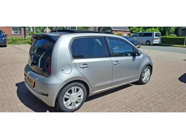 Volkswagen up! 1.0 TSI BMT high up! 2017 Benzine 4