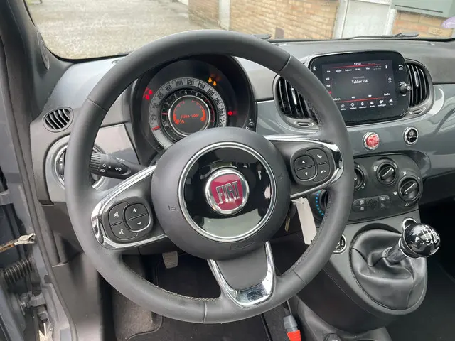 Fiat 500 1.0 Hybrid Dolcevita 2022 Hybride Benzine 9