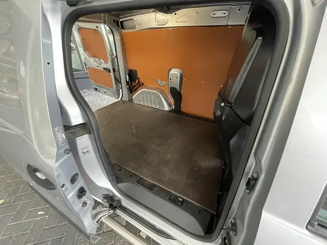 Renault Express 1.5 dCi 75 Comfort + 2023 Diesel 9