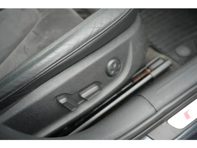 Audi A4 Avant 3.0 TFSI S4 quattro Pro Line 2013 Benzine 27