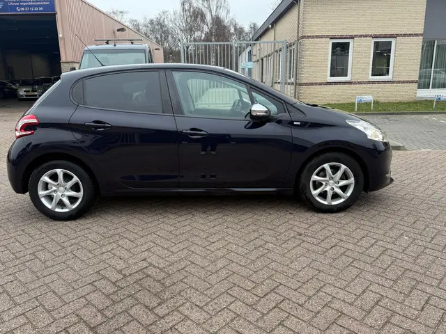 Peugeot 208 1.2 PureTech Style 2015 Benzine 7